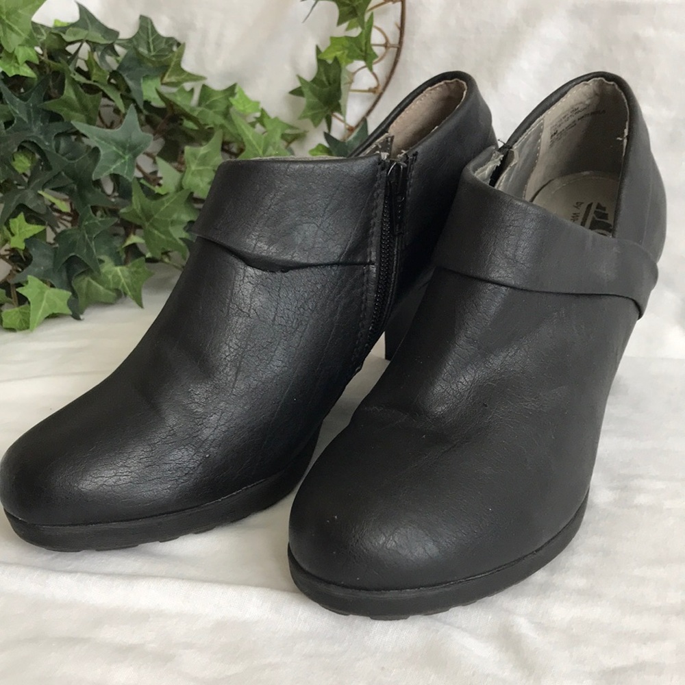 Cliffs By White Mountain- 3” Block Heel Bootie - image 4